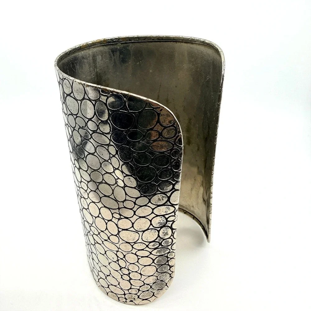 Vintage Silver Tone Tall Cuff Bracelet Embossed Pebble Pattern Modernist‎ Retro